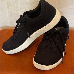 Allbirds women’s  Black and White Sneakers size 7